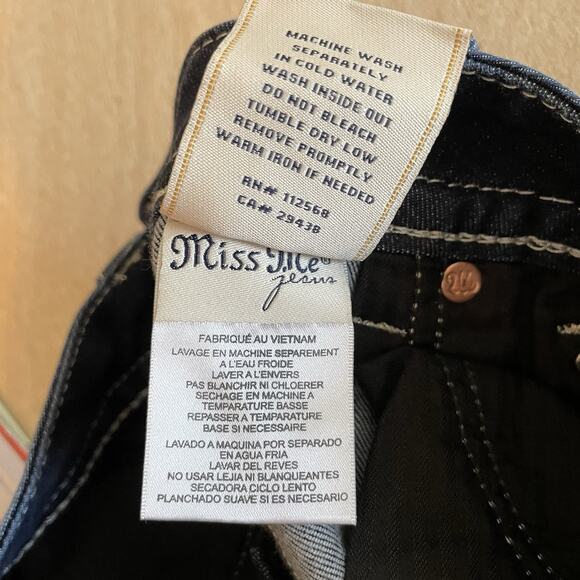 Miss Me Signature Skinny Jeans - Picture 13 of 16